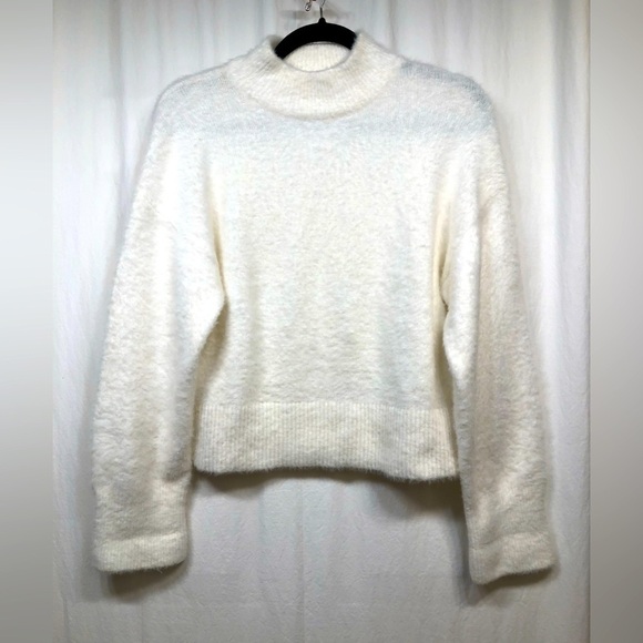 H&M Cream Fuzzy Mock Neck Pullover Womens Sweater XS - Picture 16 of 16